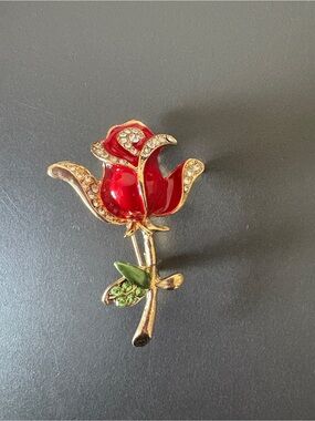 Red Rose Crystal Accent Brooch - Elegant Floral Pin